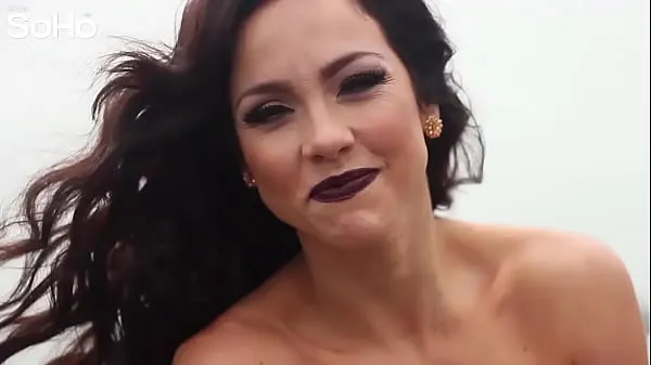 Grandes Paloma Fiuza se desnuda para Soho mis vídeos