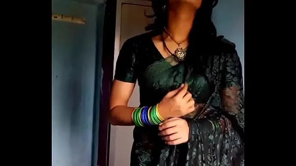 Μεγάλο Crossdresser in green saree βίντεό μου