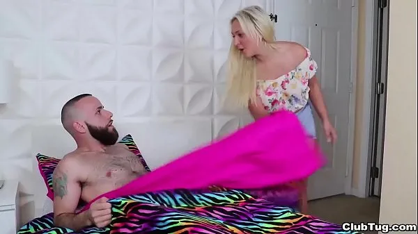 Big clubtug-Blonde slut jerks off a naked dude Video saya
