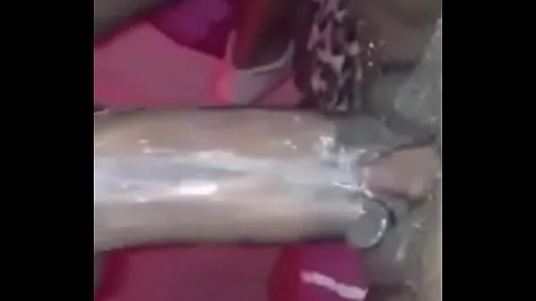 Grande BBC making milf pussy slippery and she squirts a lot meus vídeos