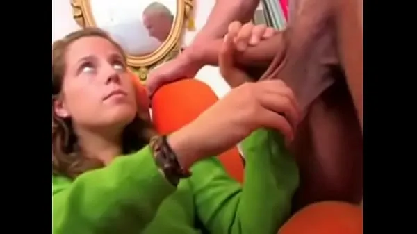 Suuret step daughter jerks off her videoni