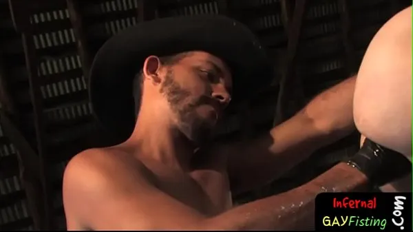 Smouldering gay cowboy fists lubed up ass مقاطع الفيديو الخاصة بي كبيرة
