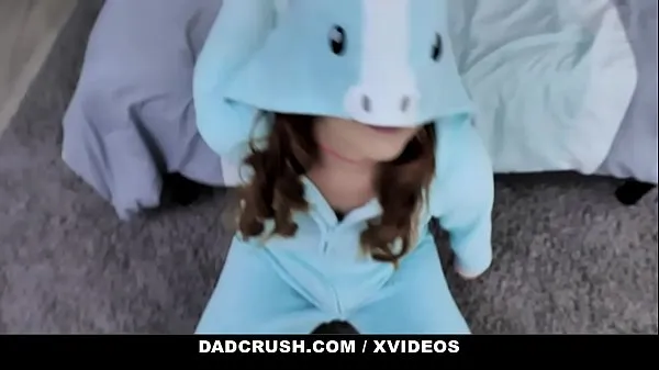Gros DadCrush - Big Ass Girl (StephieStaar) se fait sentir et baiser parmes vidéos