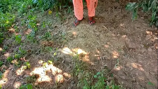 Big Indian Aunty Outdoor Caught my Videos