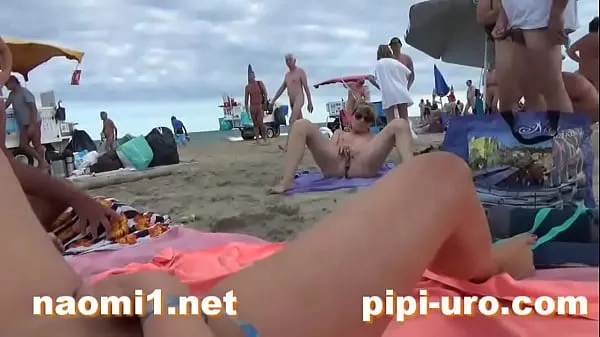 Μεγάλο girl masturbate on beach βίντεό μου