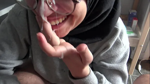 A Muslim girl is disturbed when she sees her teachers big French cock مقاطع الفيديو الخاصة بي كبيرة